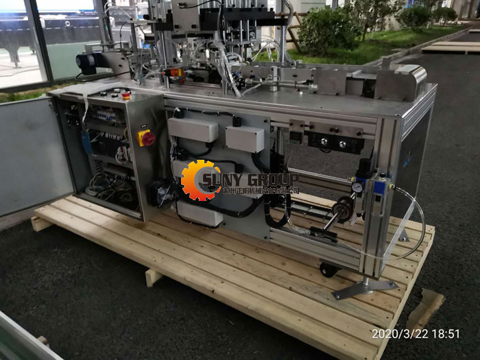Automatic face mask making machine delivery scene picture